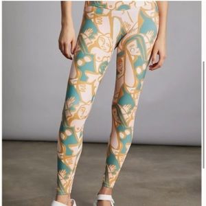 Anthropologie dazy LA printed leggings